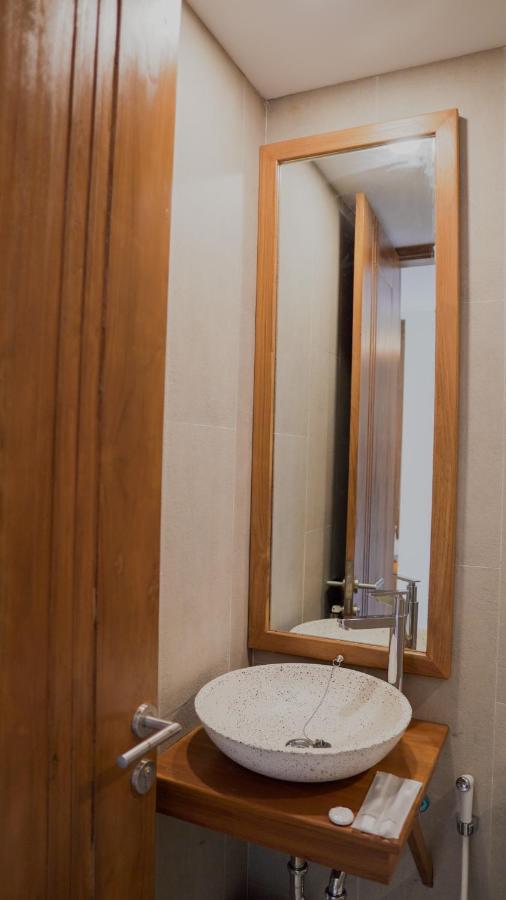 Smedi Coliving Hotell Yogyakarta Exteriör bild