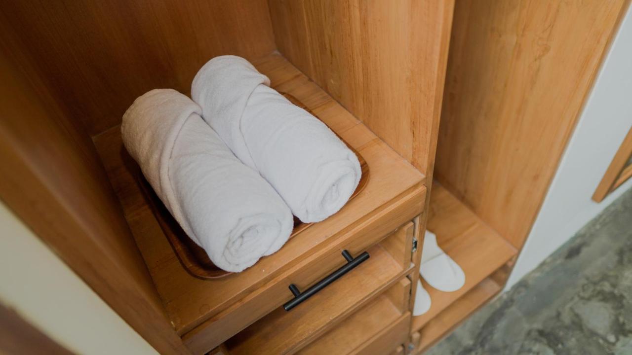 Smedi Coliving Hotell Yogyakarta Exteriör bild