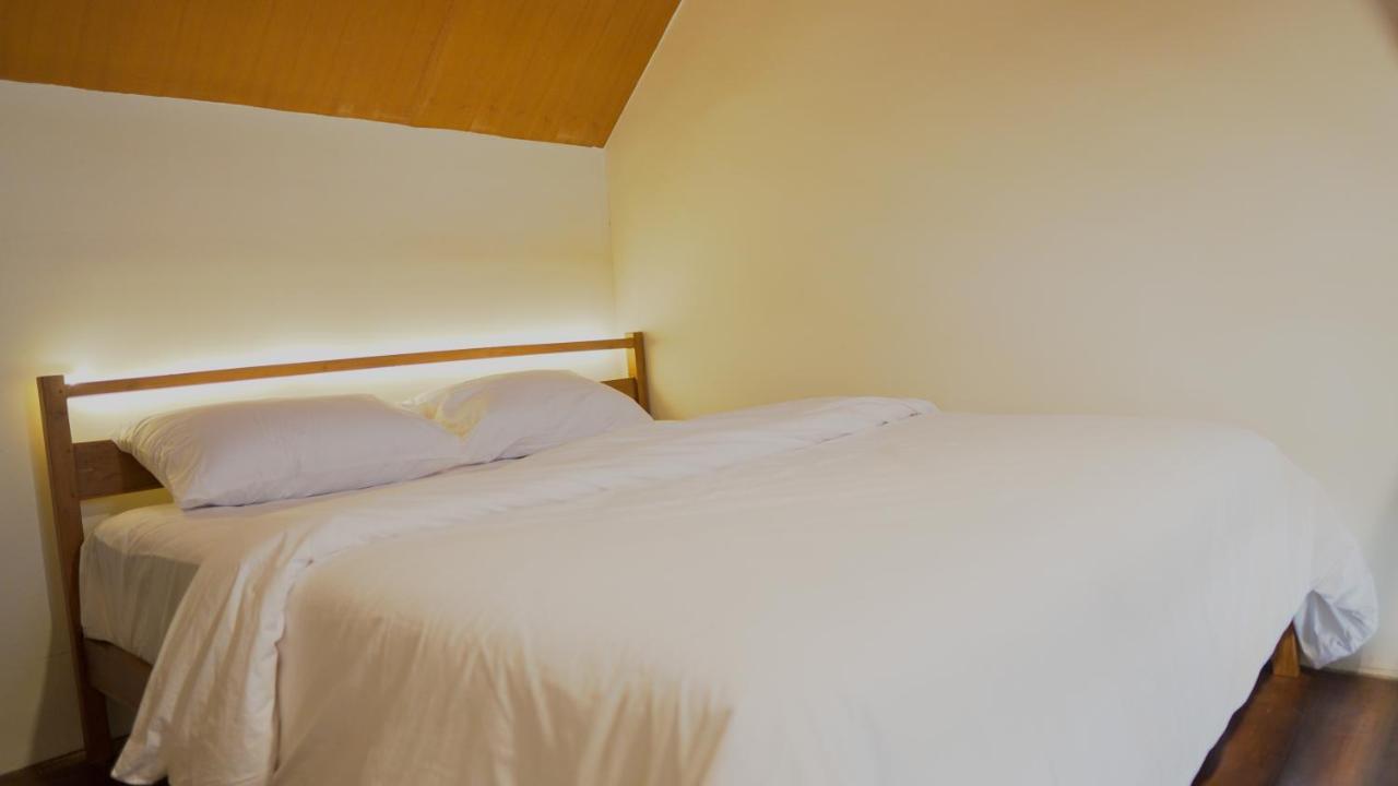 Smedi Coliving Hotell Yogyakarta Exteriör bild