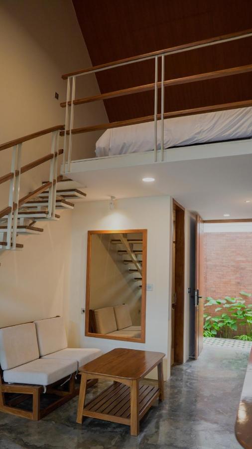 Smedi Coliving Hotell Yogyakarta Exteriör bild
